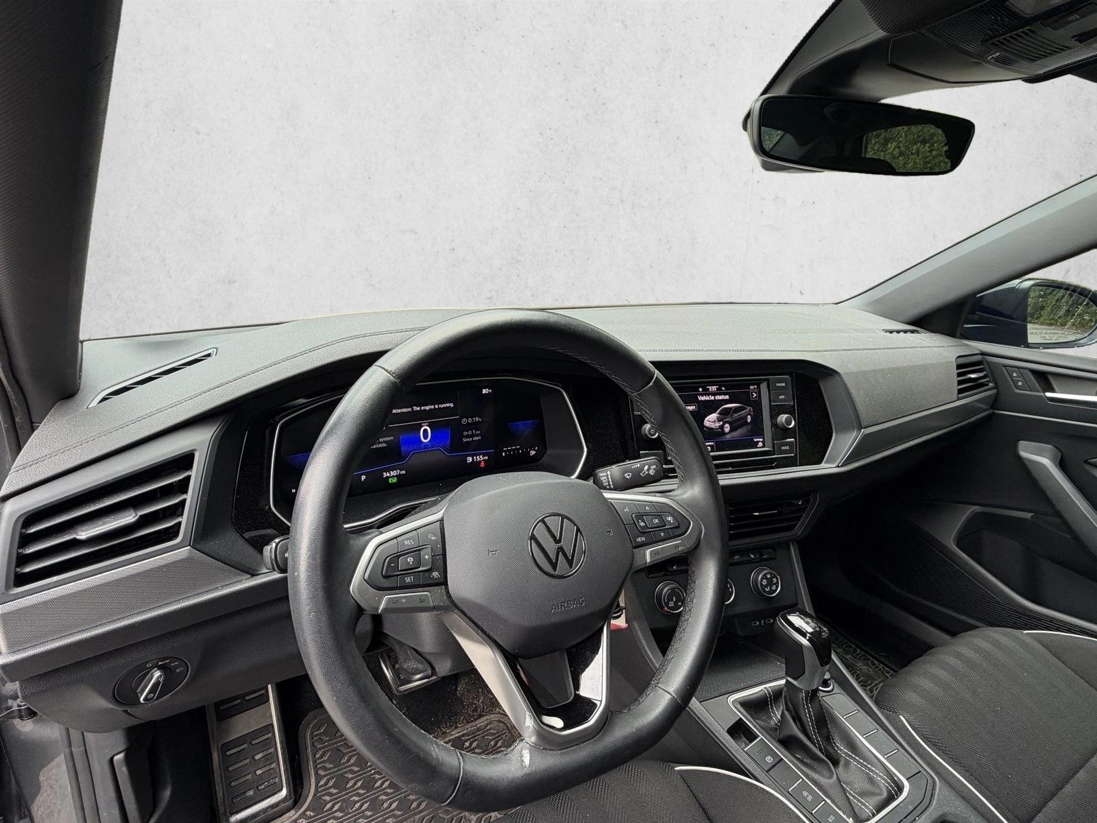 Thumbnail: 2024 Volkswagen Jetta - 3