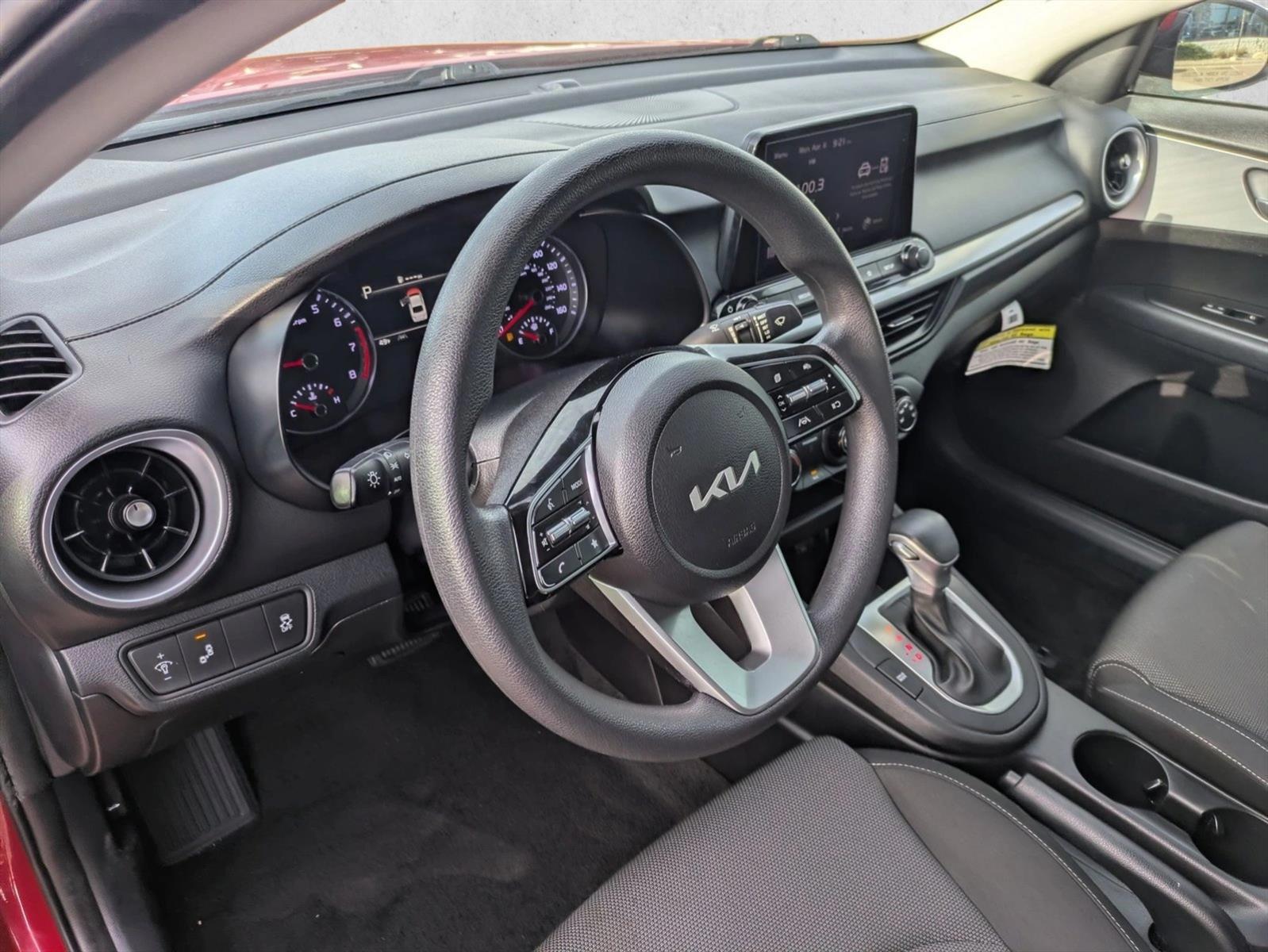 Thumbnail: 2024 Kia Forte - 3