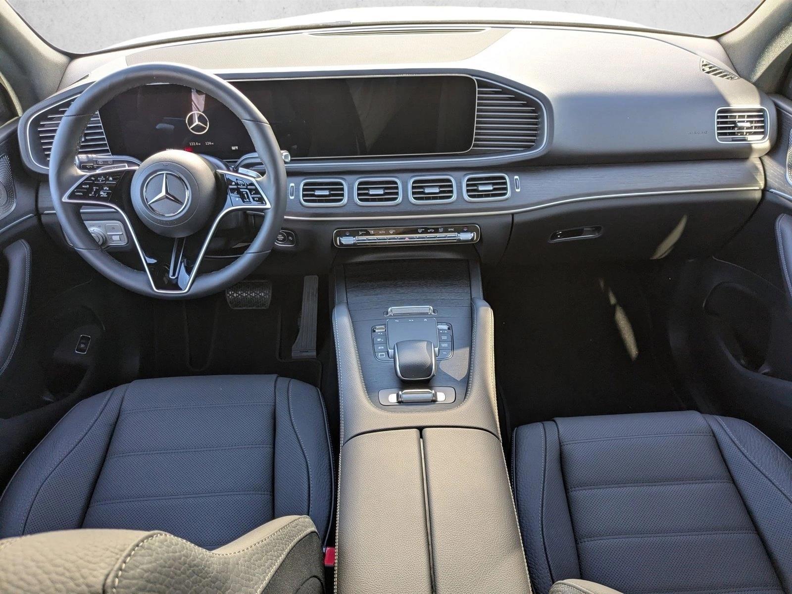 Thumbnail: 2025 Mercedes-Benz GLE - 3