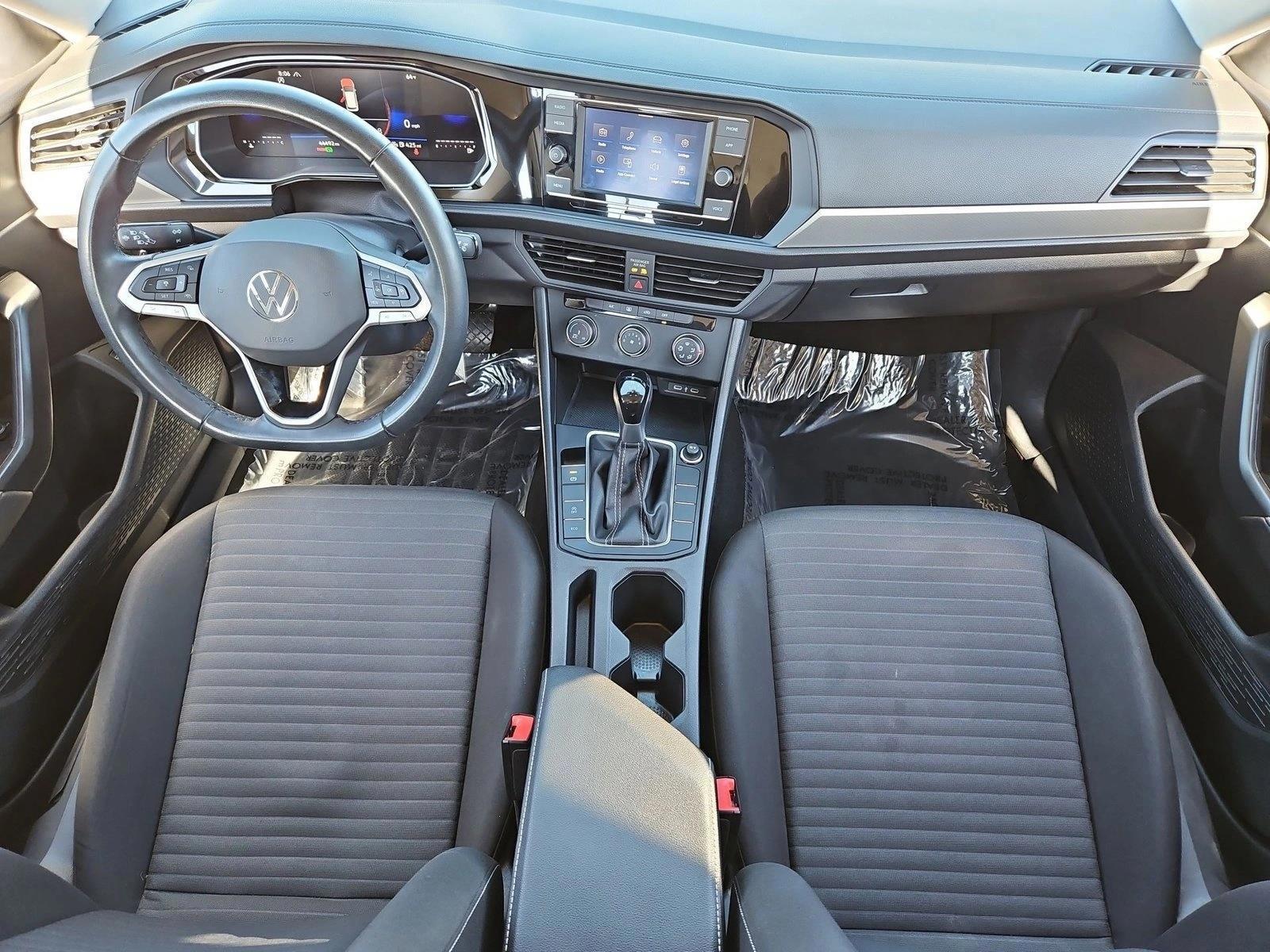 Thumbnail: 2024 Volkswagen Jetta - 4