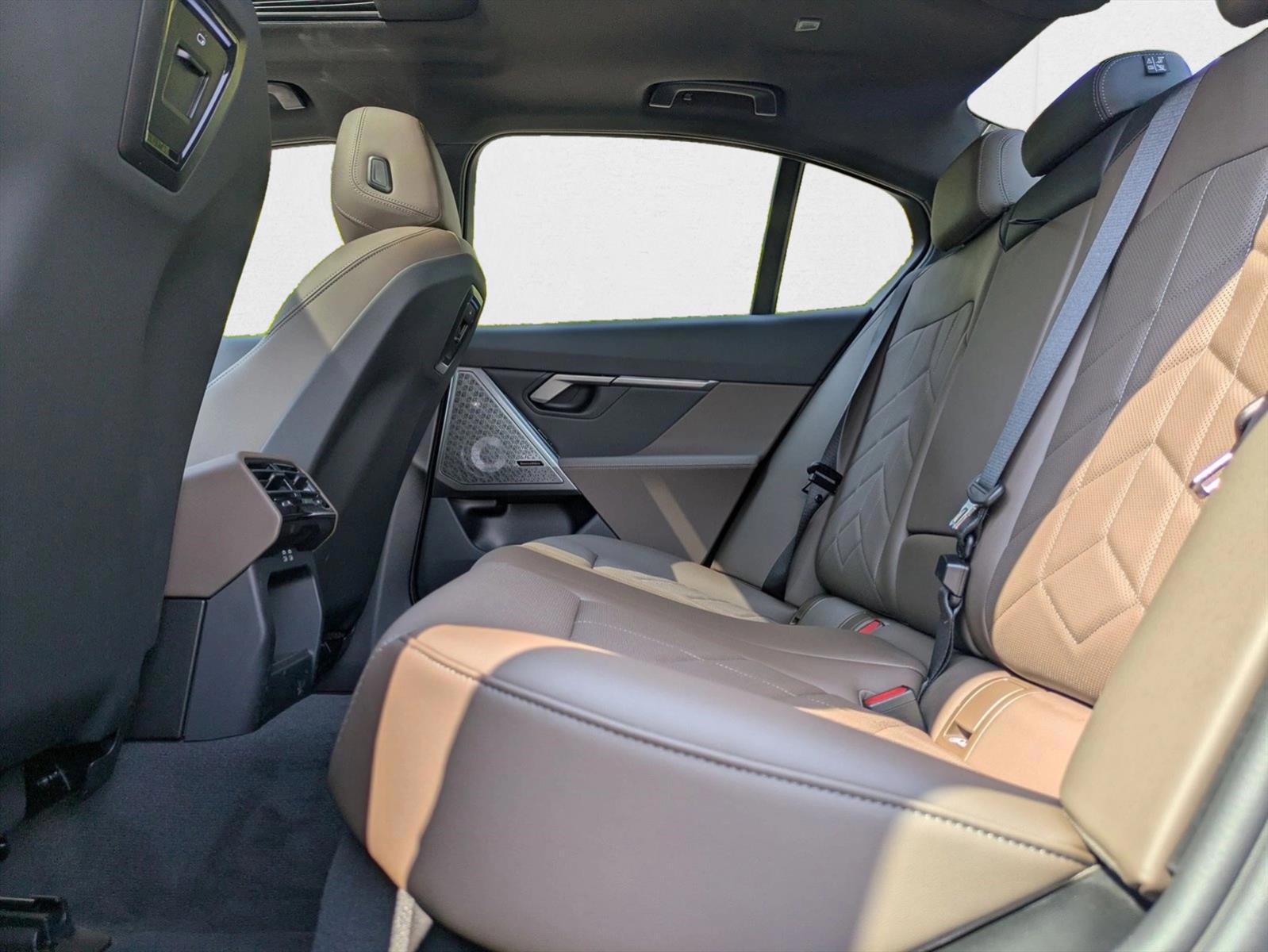 2026 BMW i5 40 - Photo 17
