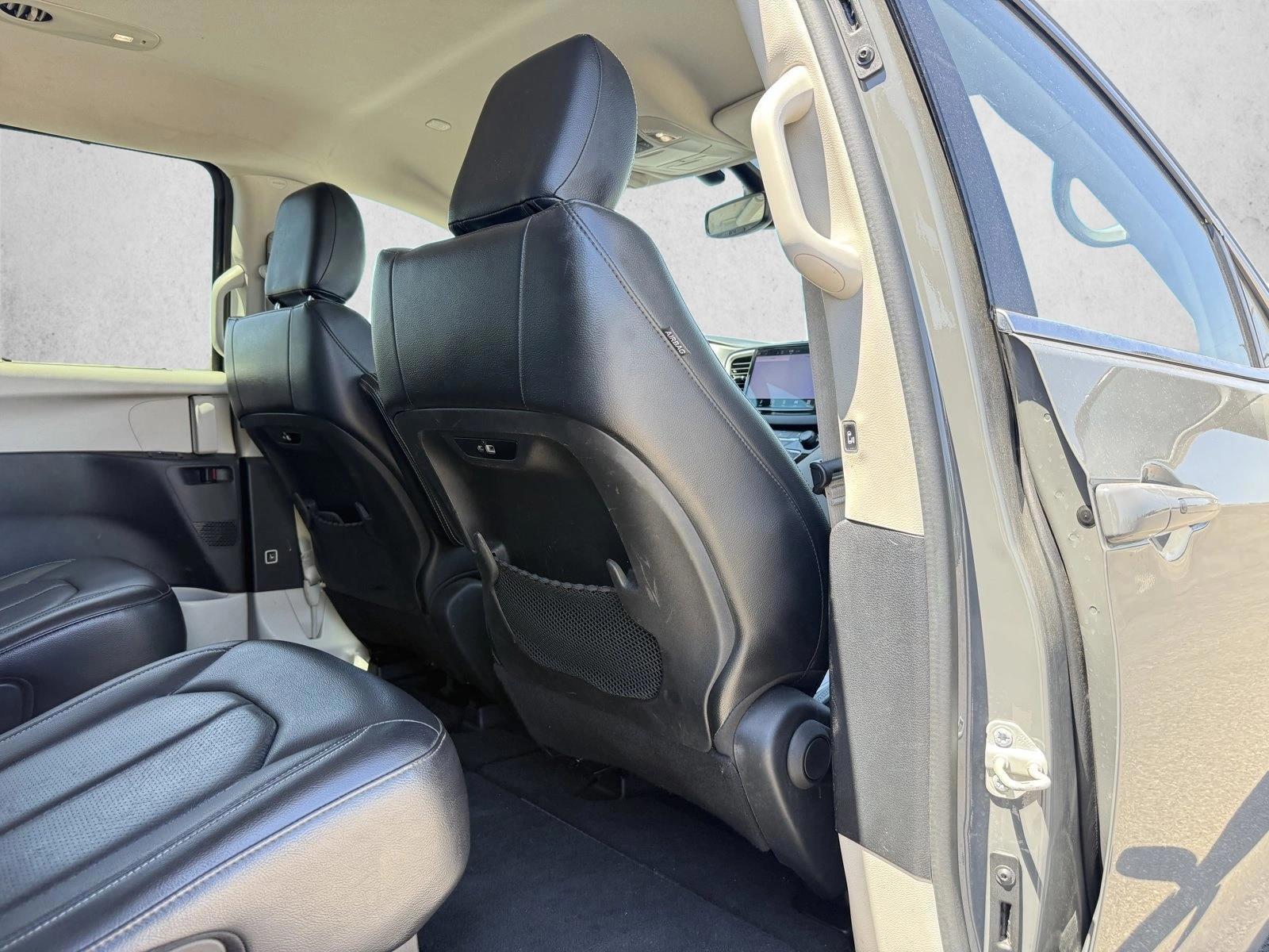 2022 Chrysler Pacifica Touring L - Photo 22