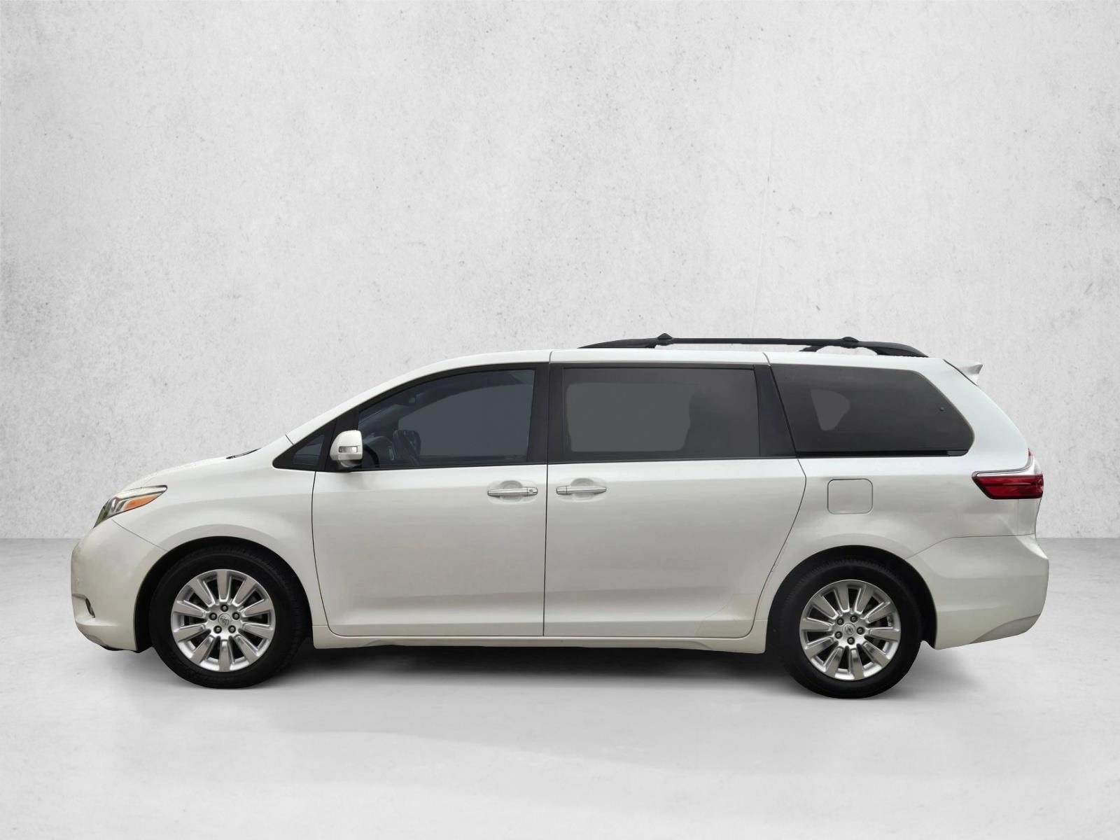 Thumbnail: 2015 Toyota Sienna - 2