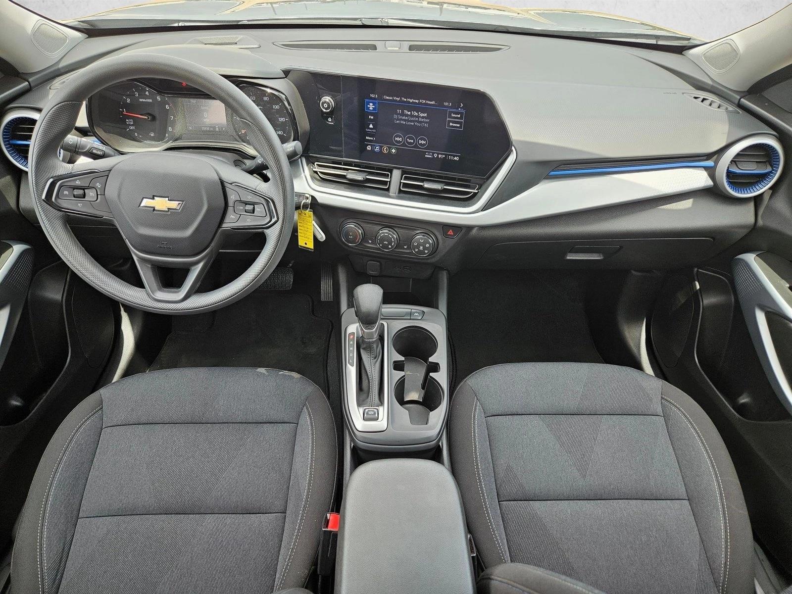Thumbnail: 2025 Chevrolet Trax - 3