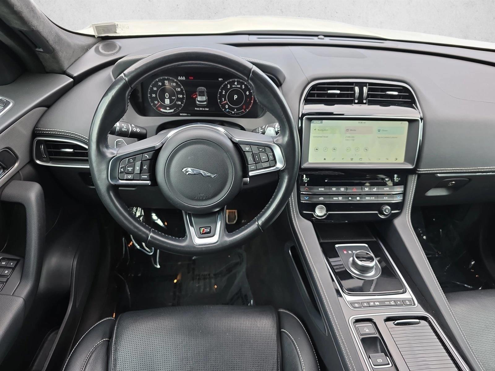 Thumbnail: 2019 Jaguar F-Pace - 4