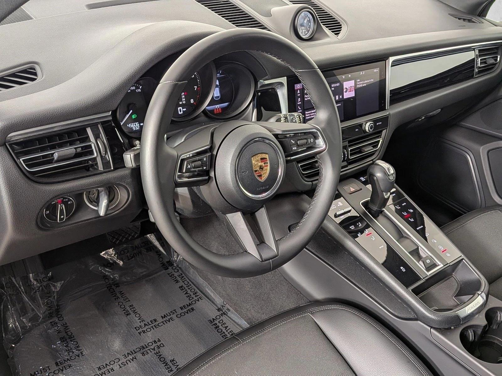 Thumbnail: 2022 Porsche Macan - 3