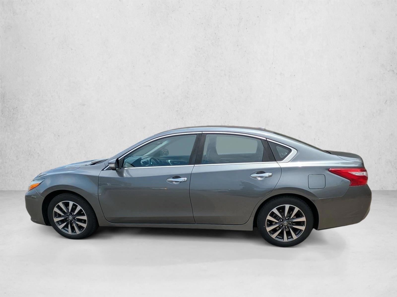 Thumbnail: 2017 Nissan Altima - 2