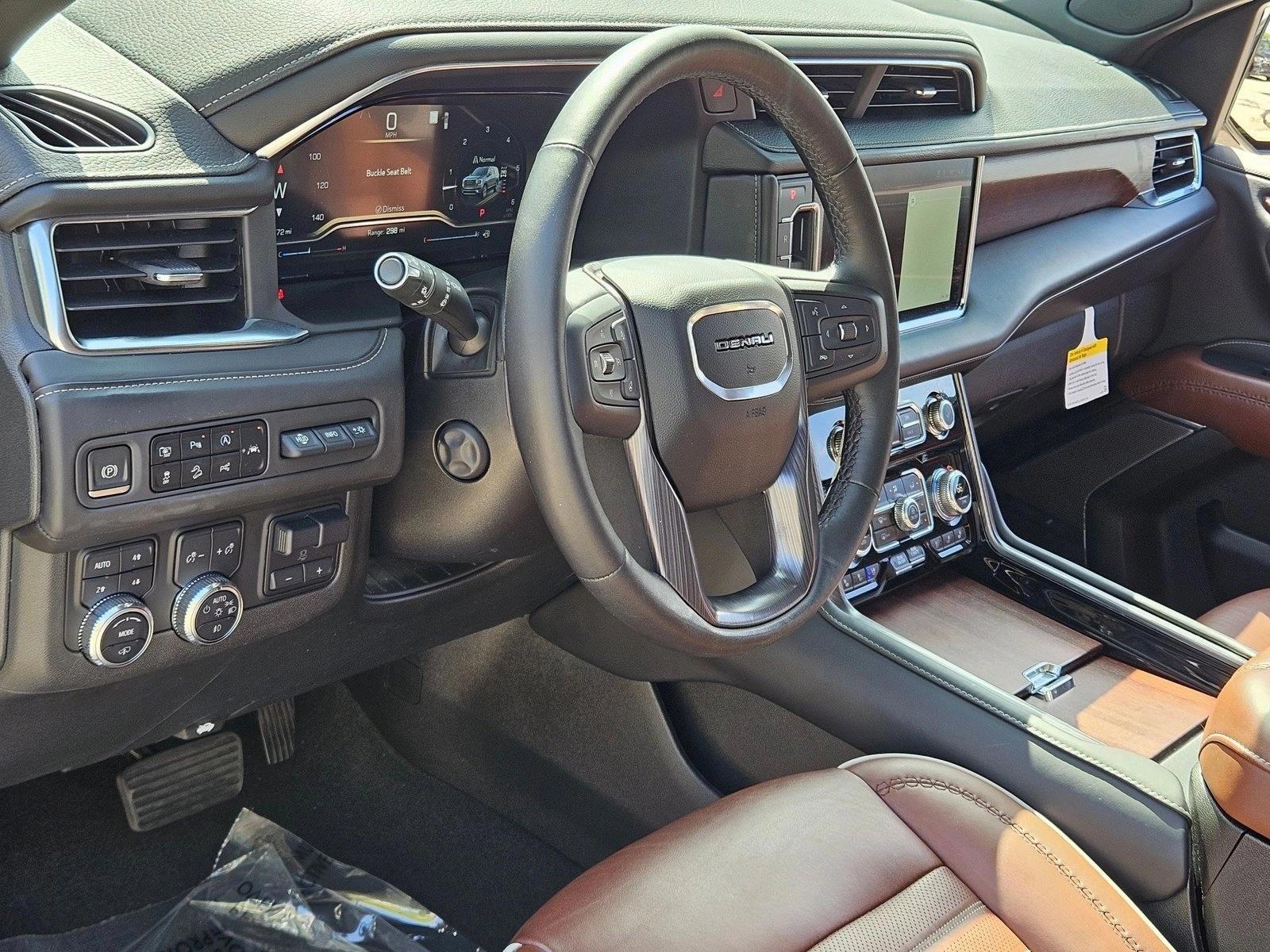 Thumbnail: 2023 GMC Yukon XL - 3