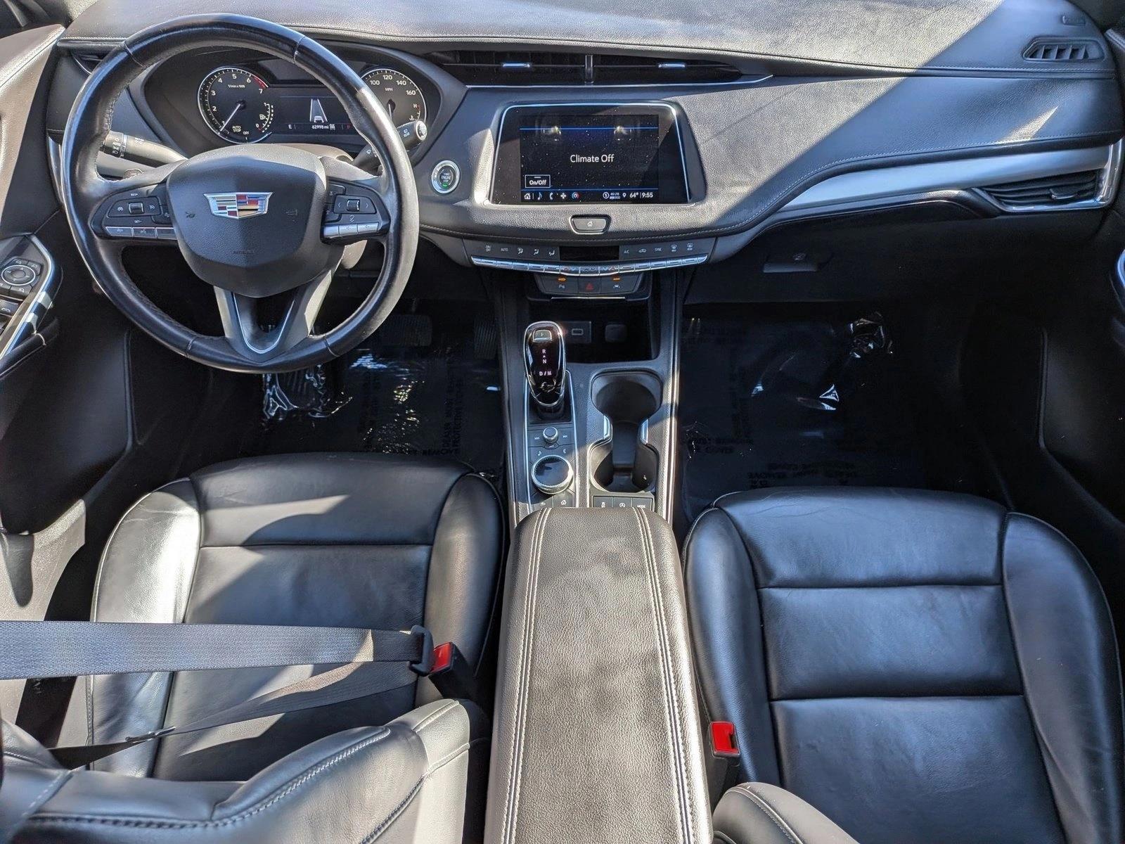 Thumbnail: 2023 Cadillac XT4 - 4