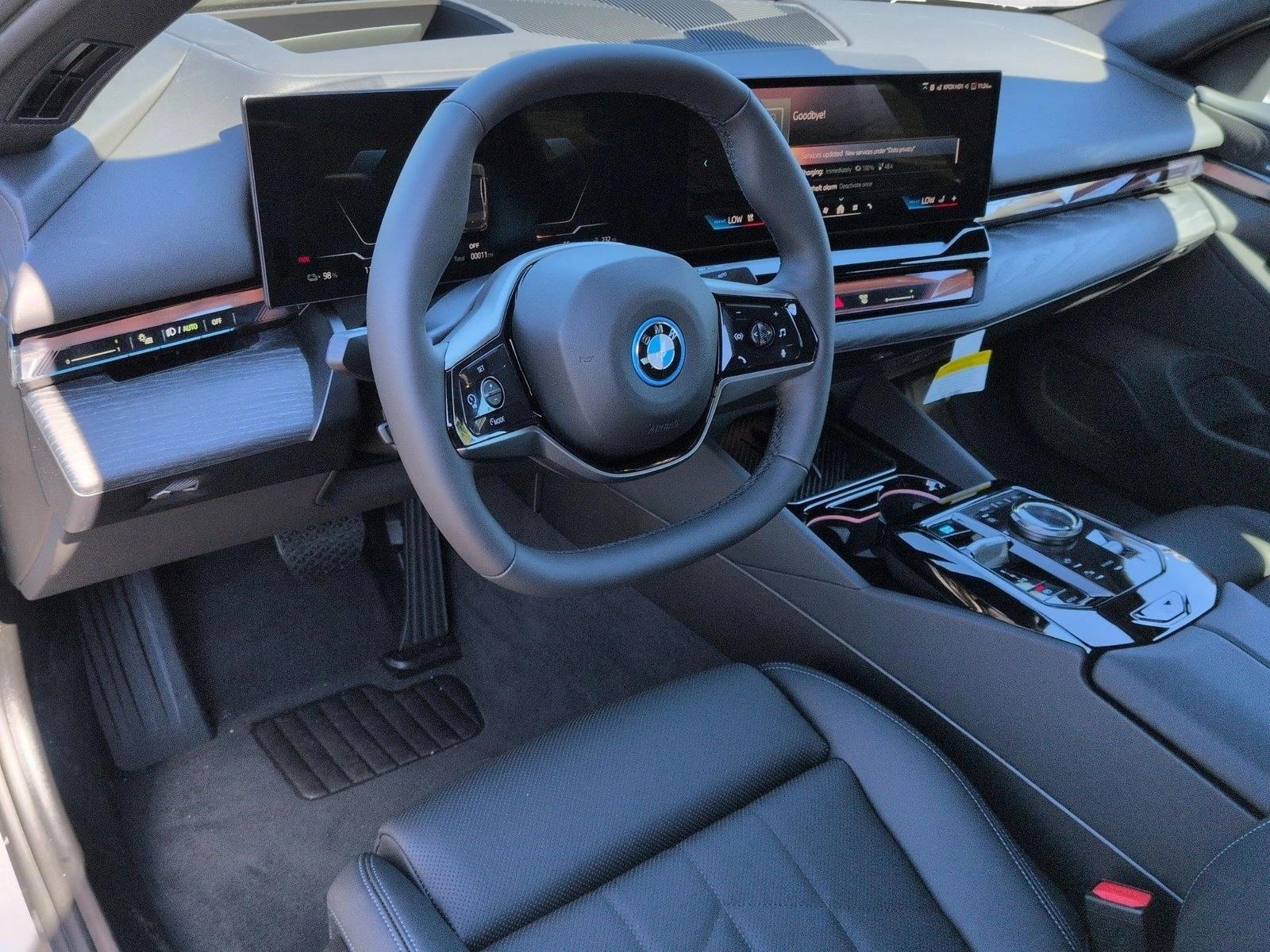 Thumbnail: 2026 BMW i5 - 3