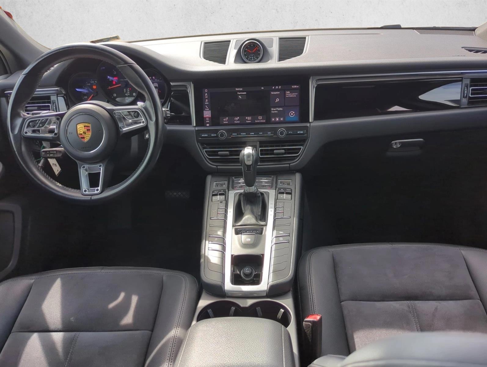 Thumbnail: 2021 Porsche Macan - 2