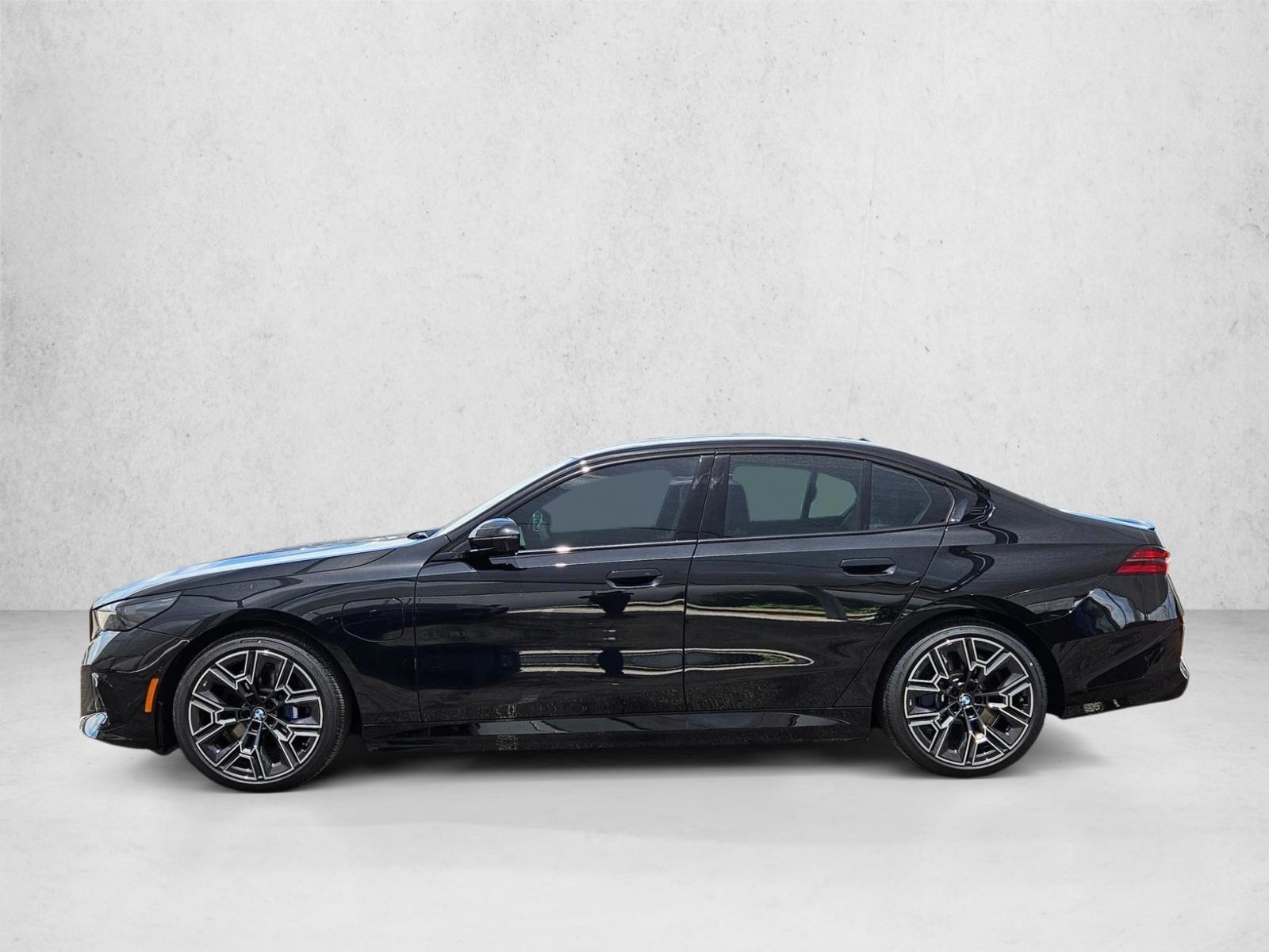 Thumbnail: 2027 BMW 5 Series - 2