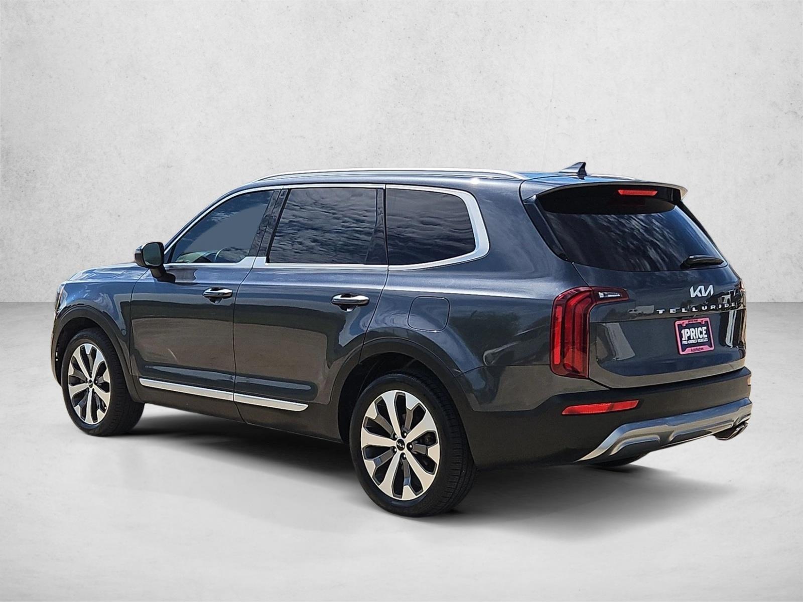 2022 Kia Telluride S - Photo 8