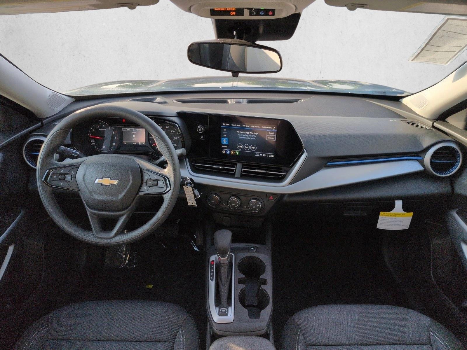 Thumbnail: 2026 Chevrolet Trax - 3