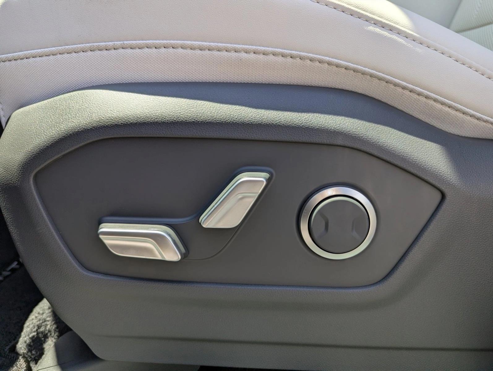 Thumbnail: 2026 Hyundai Santa Fe - 4