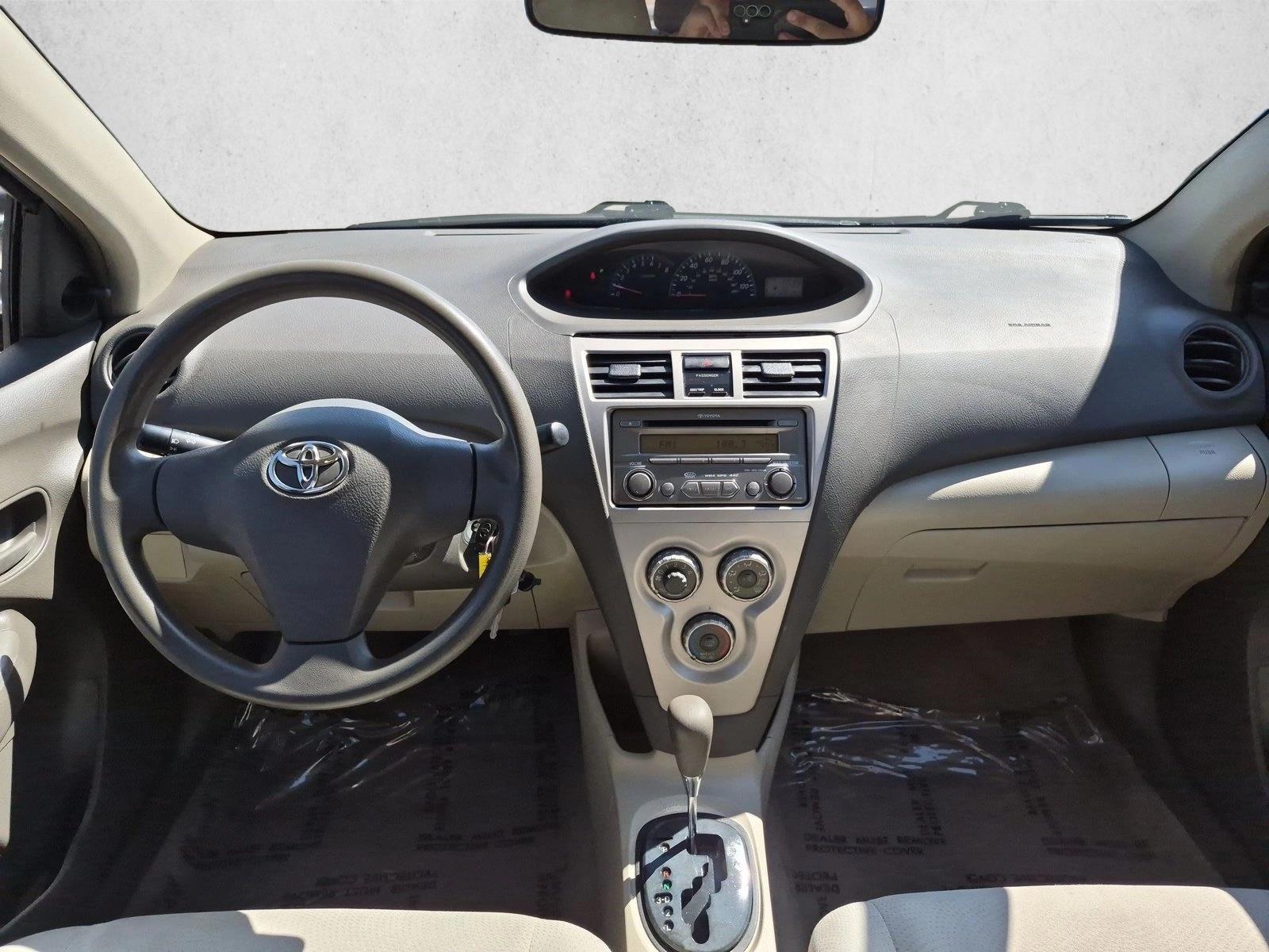 Thumbnail: 2012 Toyota Yaris - 3