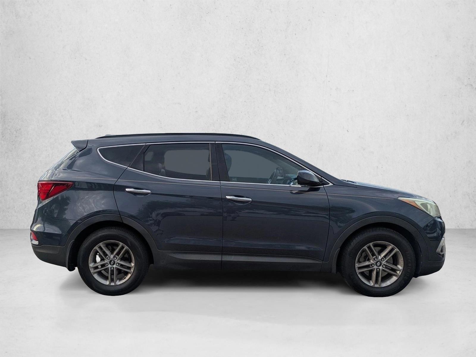 Thumbnail: 2017 Hyundai Santa Fe - 3