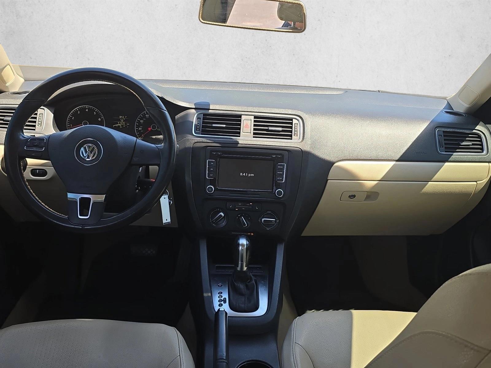 Thumbnail: 2012 Volkswagen Jetta - 2