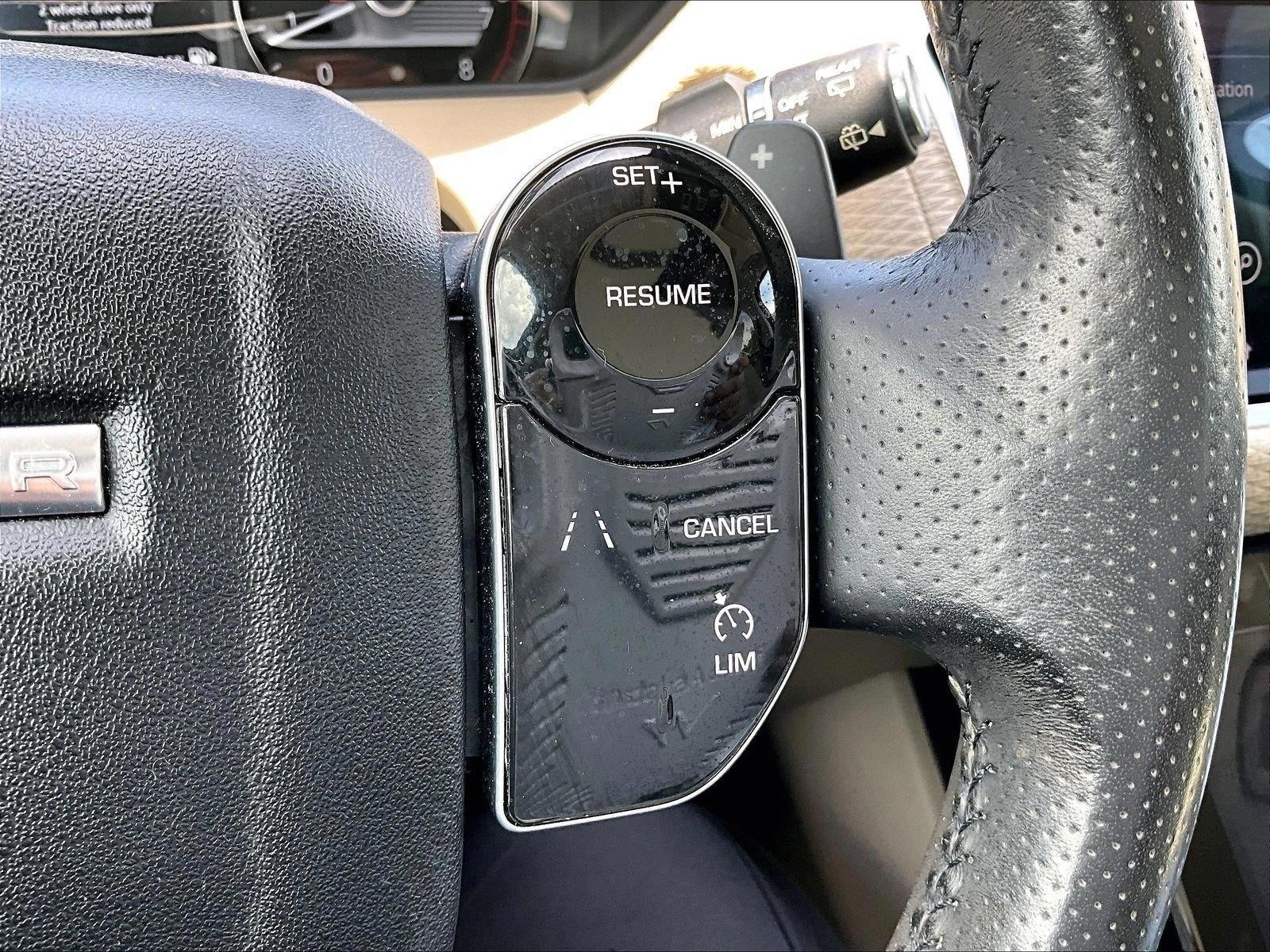 Thumbnail: 2018 Land Rover Range Rover Velar - 4