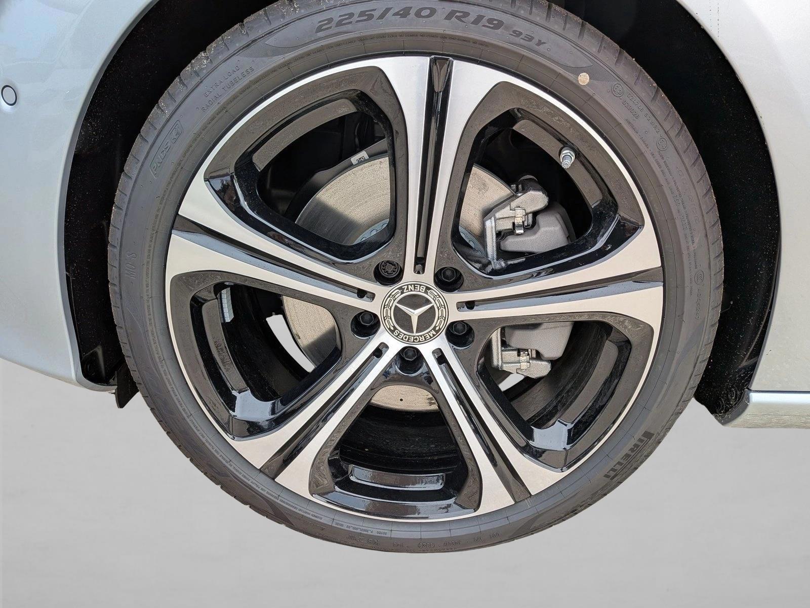 2026 Mercedes-Benz C-Class Sedan C 300 - Photo 15
