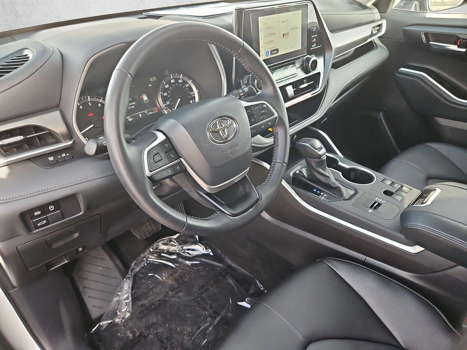 Thumbnail: 2025 Toyota Highlander - 3