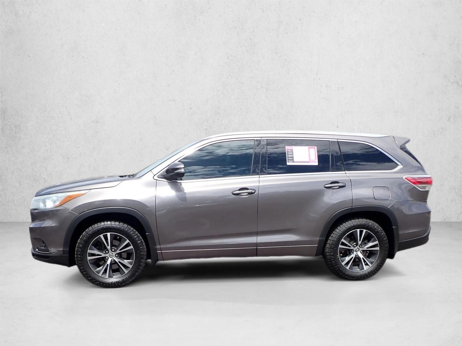 Thumbnail: 2016 Toyota Highlander - 2