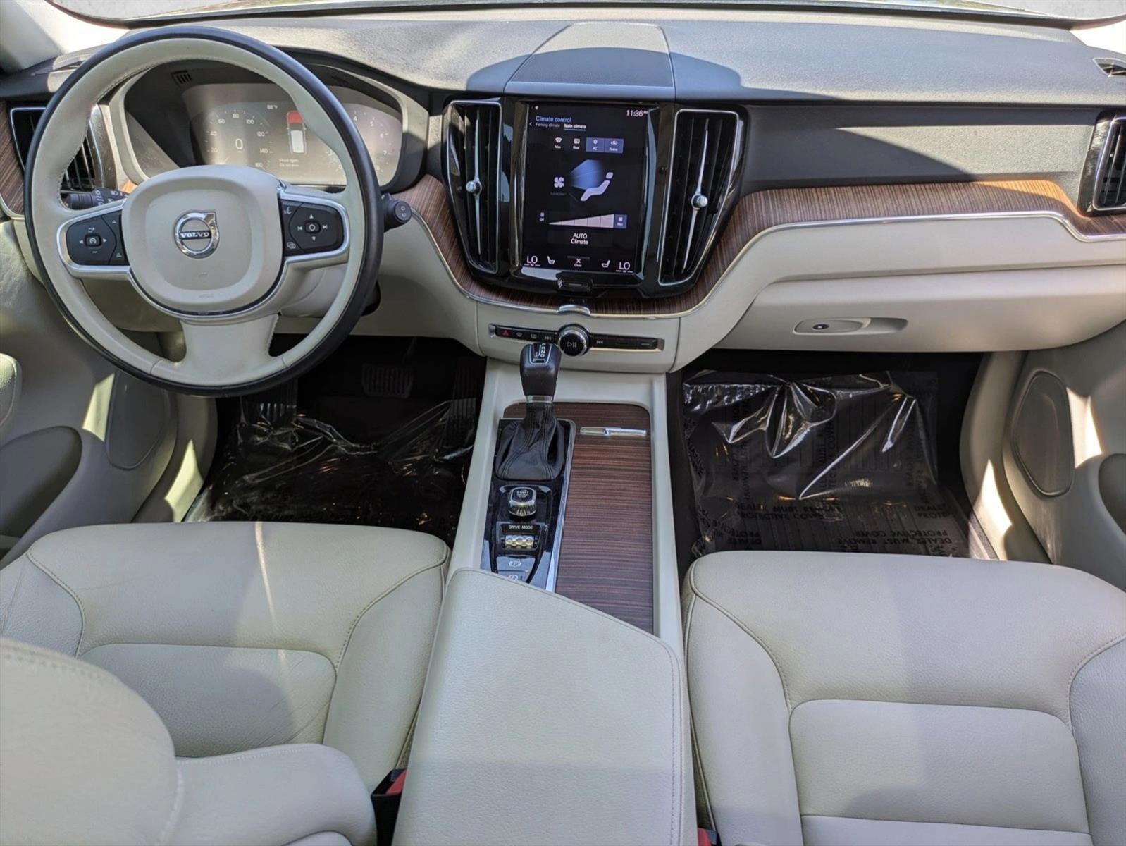 Thumbnail: 2021 Volvo XC60 - 4