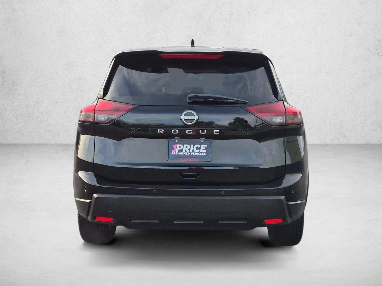 2025 Nissan Rogue SV - Photo 7