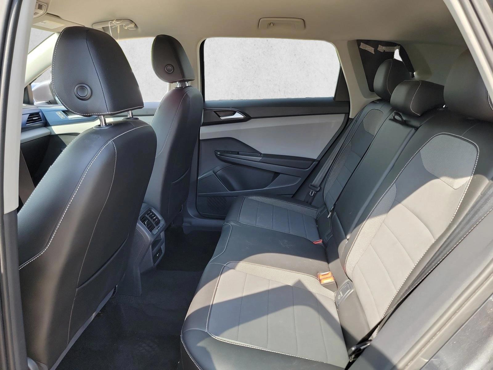 2023 Volkswagen Taos SE - Photo 14