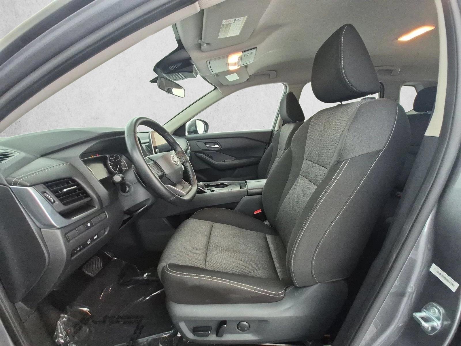 2025 Nissan Rogue SV - Photo 15