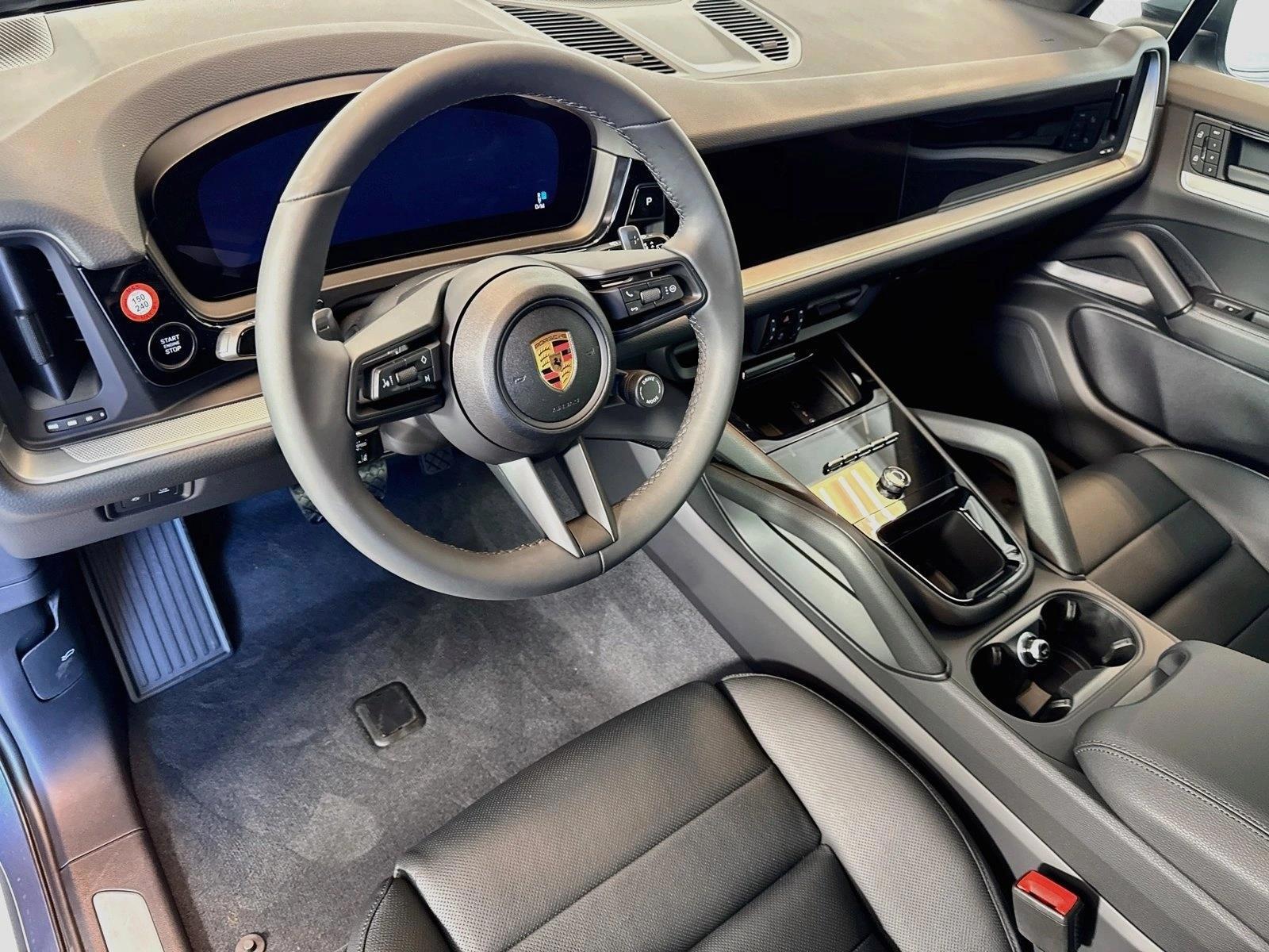 Thumbnail: 2026 Porsche Cayenne - 3