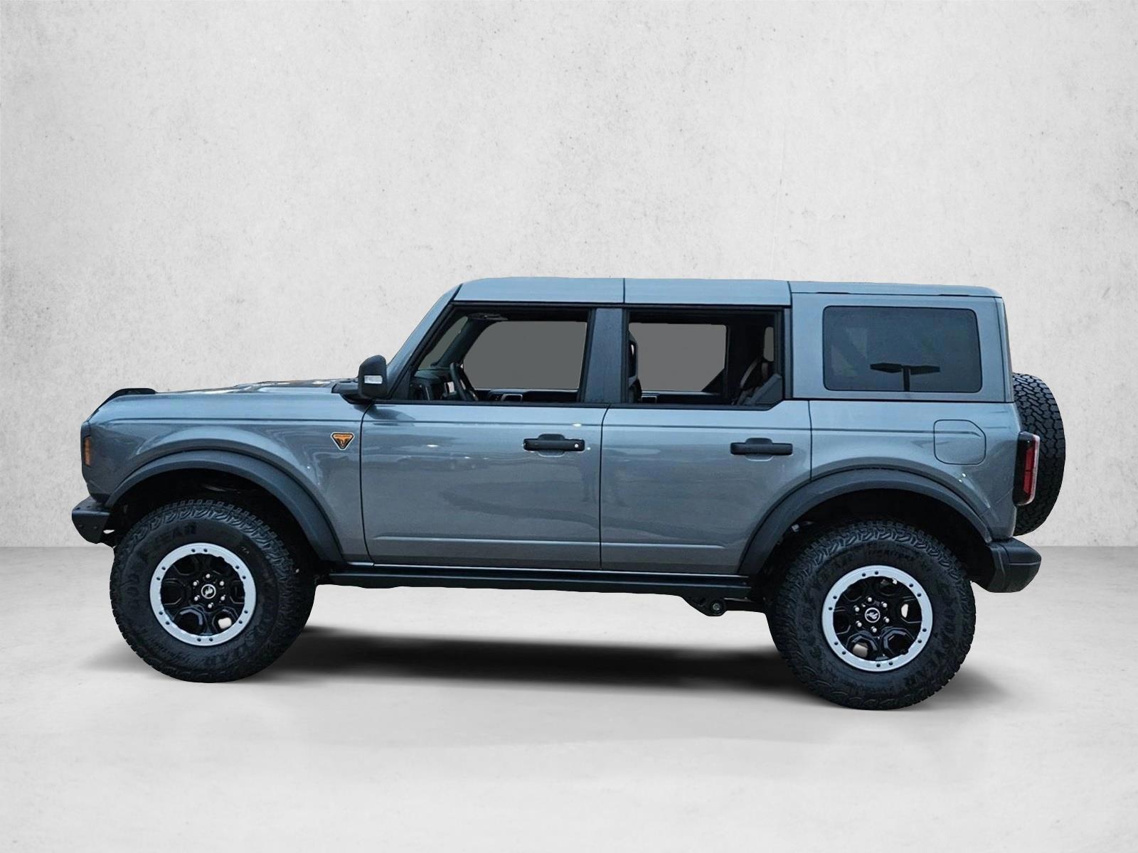 Thumbnail: 2025 Ford Bronco - 2