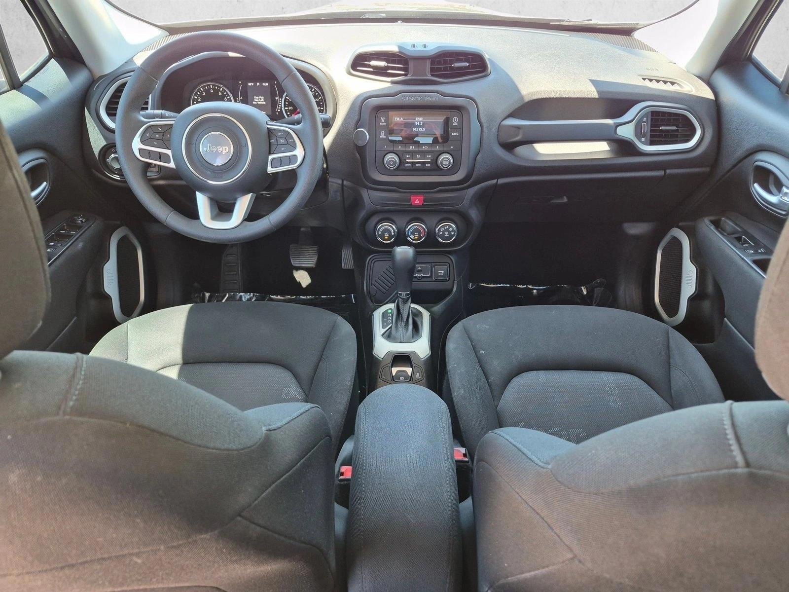 Thumbnail: 2016 Jeep Renegade - 3
