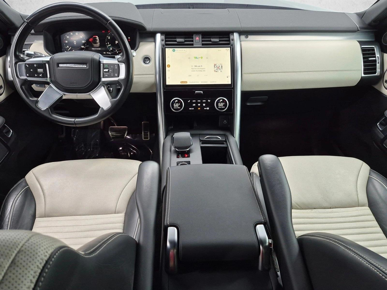 Thumbnail: 2022 Land Rover Discovery - 4