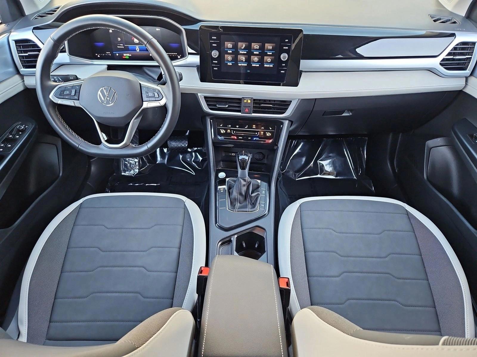 2026 Volkswagen Taos SE - Photo 17
