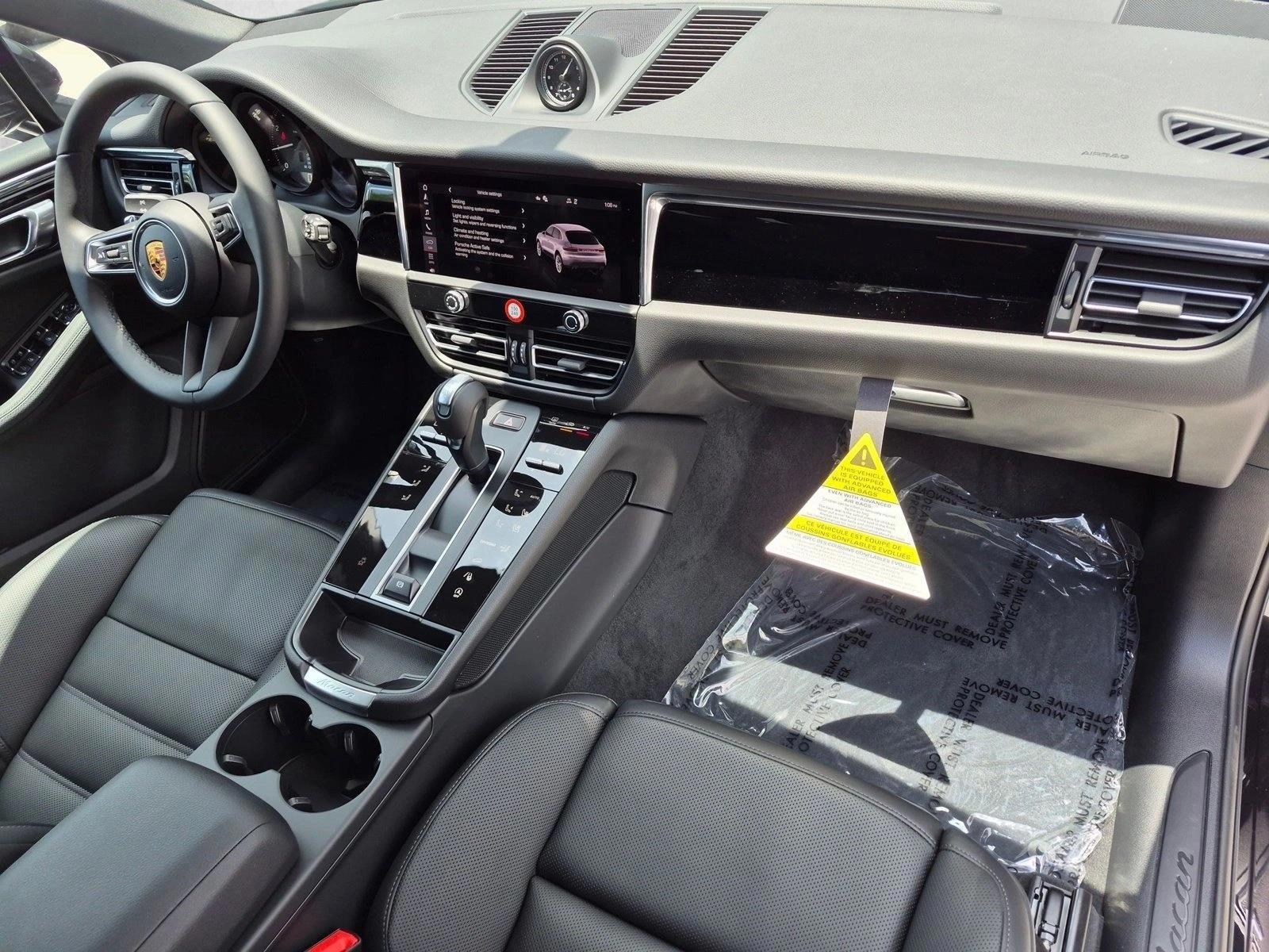 Thumbnail: 2026 Porsche Macan - 6