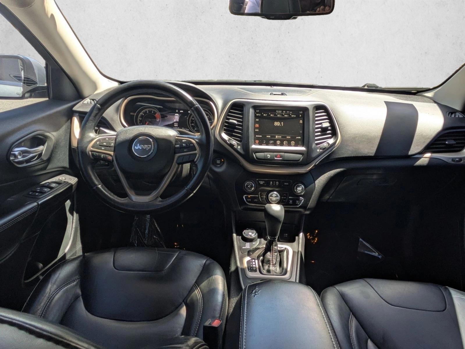 Thumbnail: 2017 Jeep Cherokee - 3