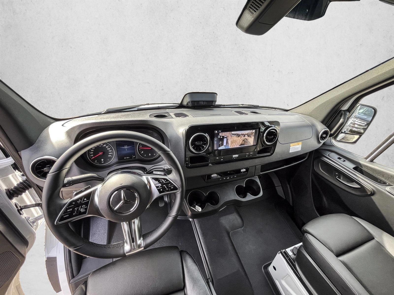 Thumbnail: 2026 Mercedes-Benz Sprinter - 3