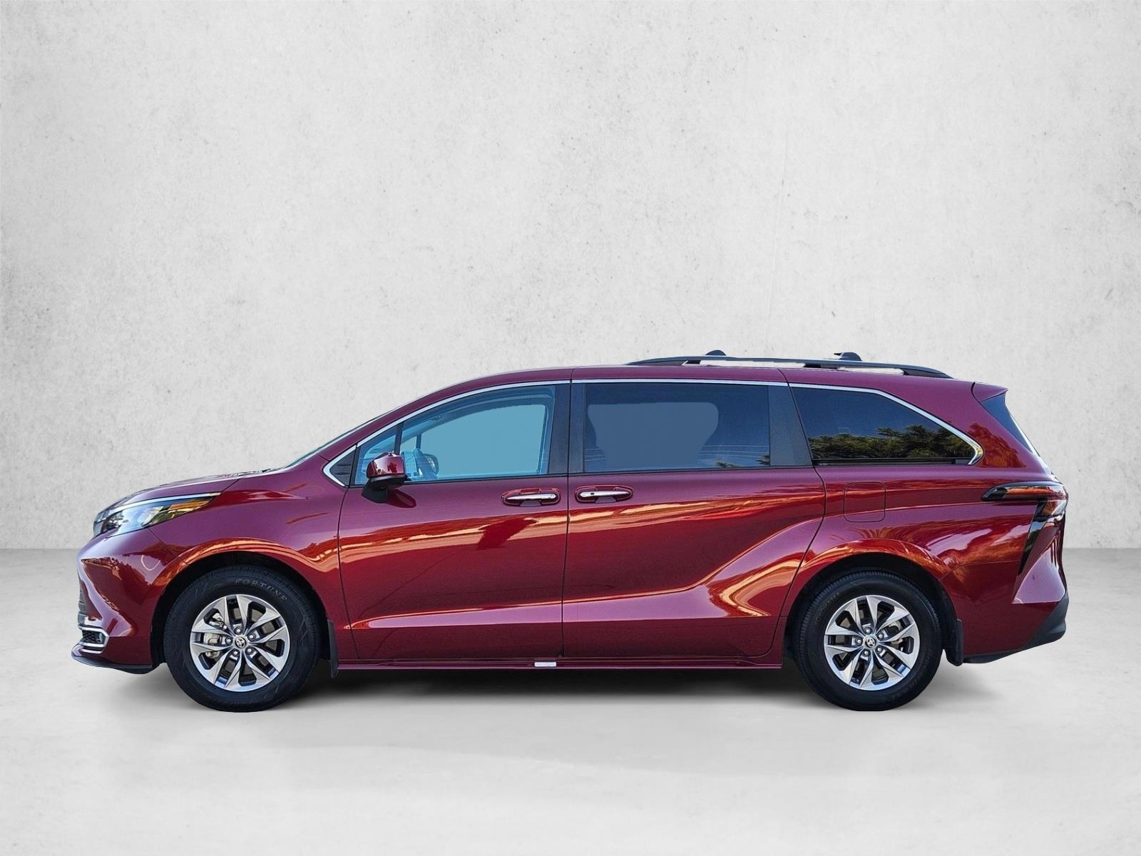 Thumbnail: 2024 Toyota Sienna - 2