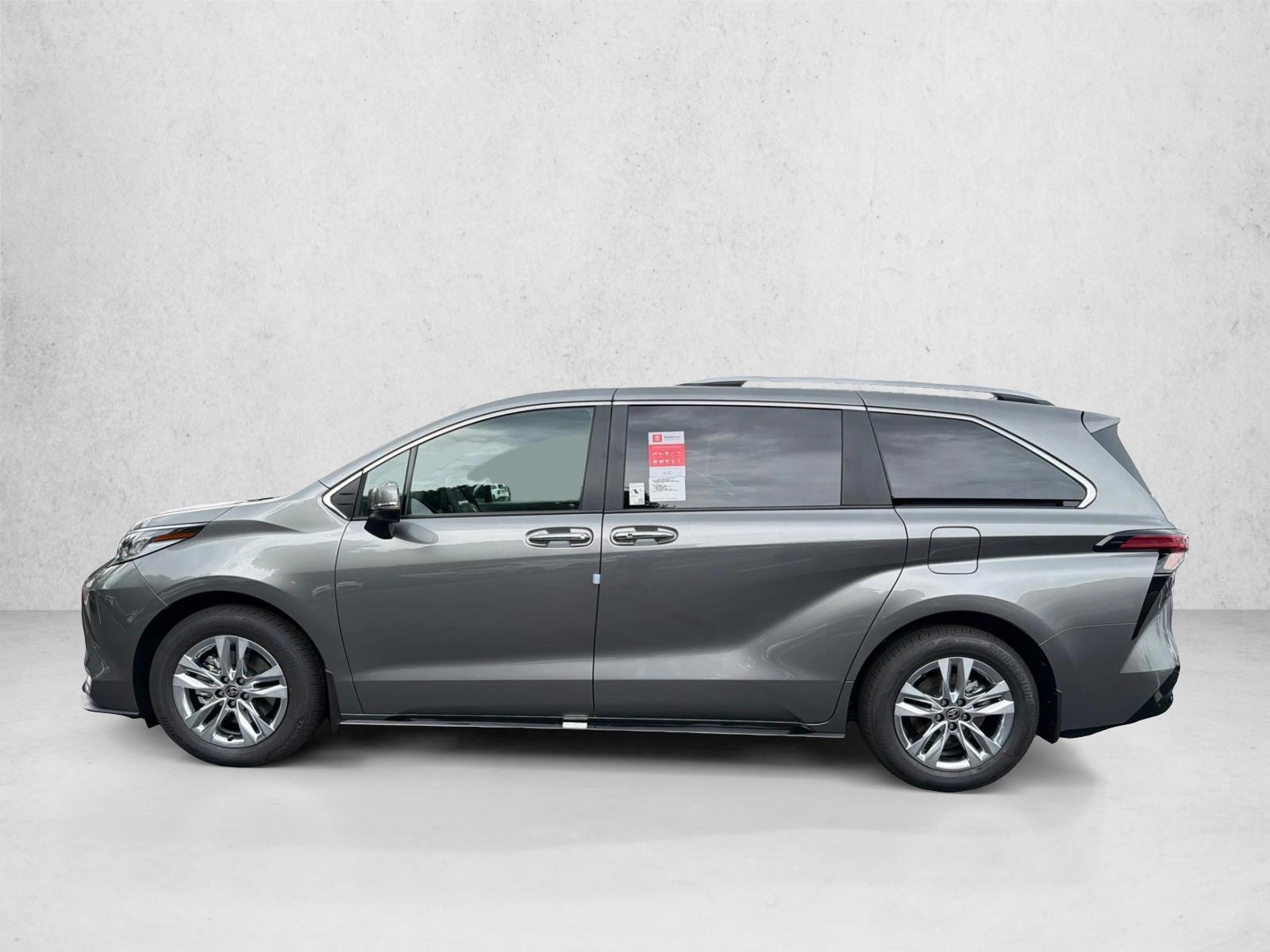 Thumbnail: 2026 Toyota Sienna - 2