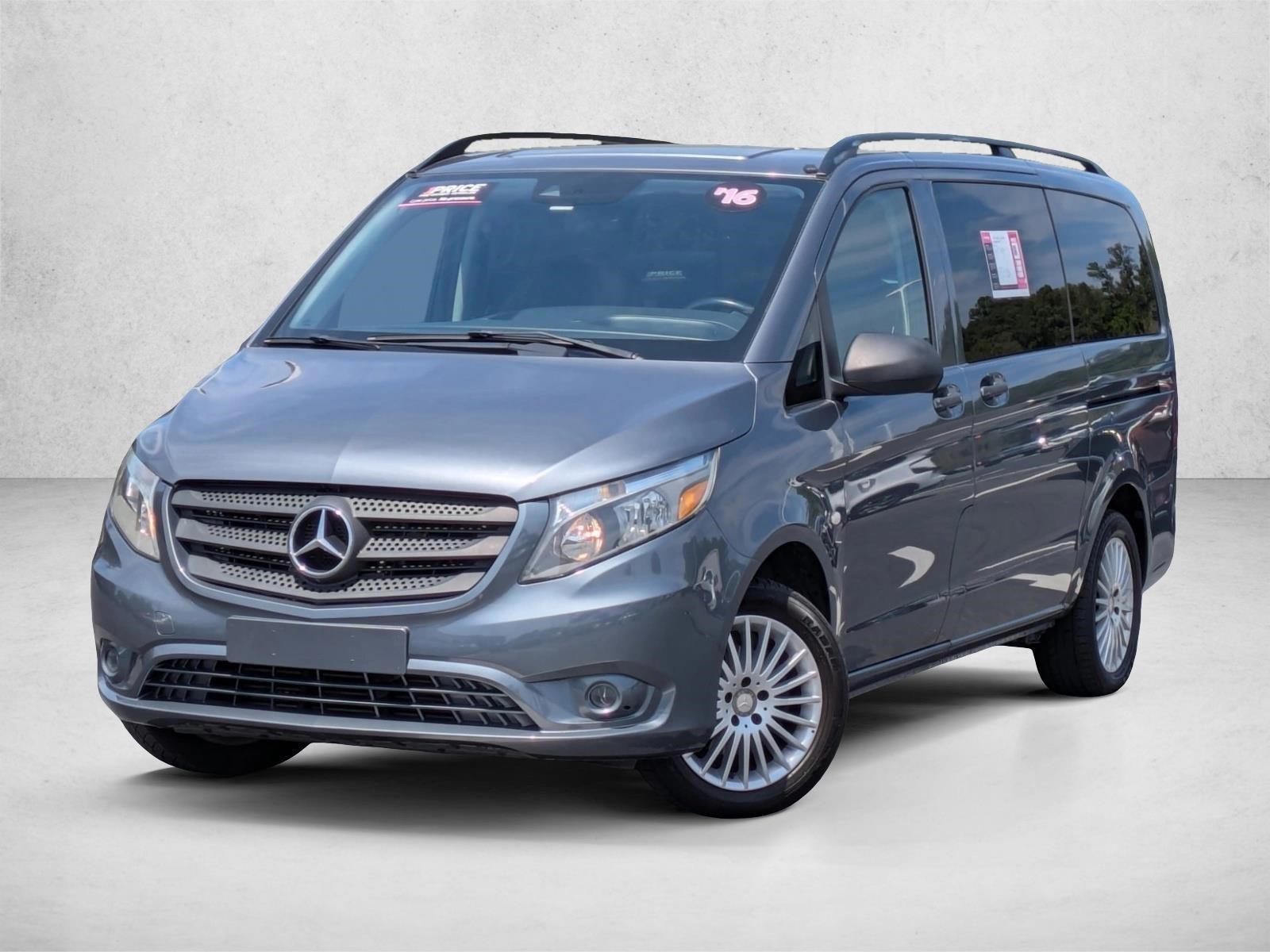 2016 Mercedes-Benz Metris Passenger Van Base