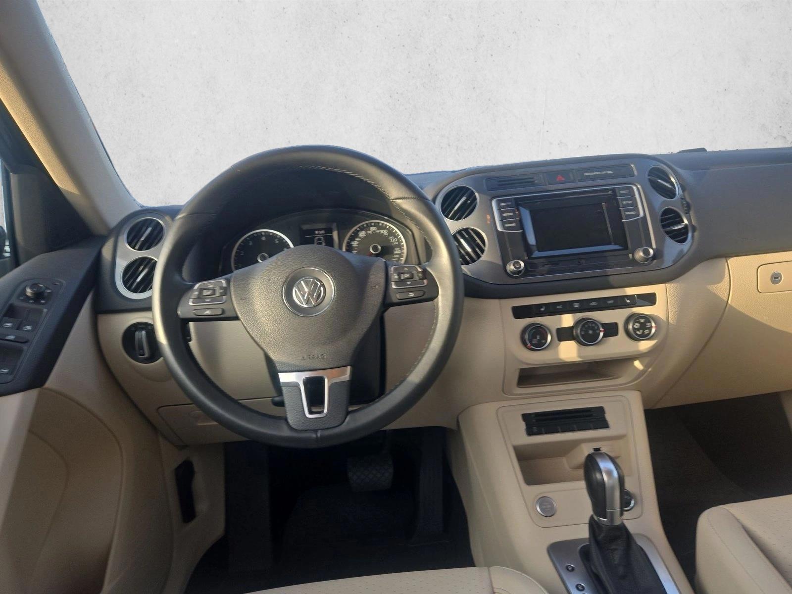 Thumbnail: 2016 Volkswagen Tiguan - 3