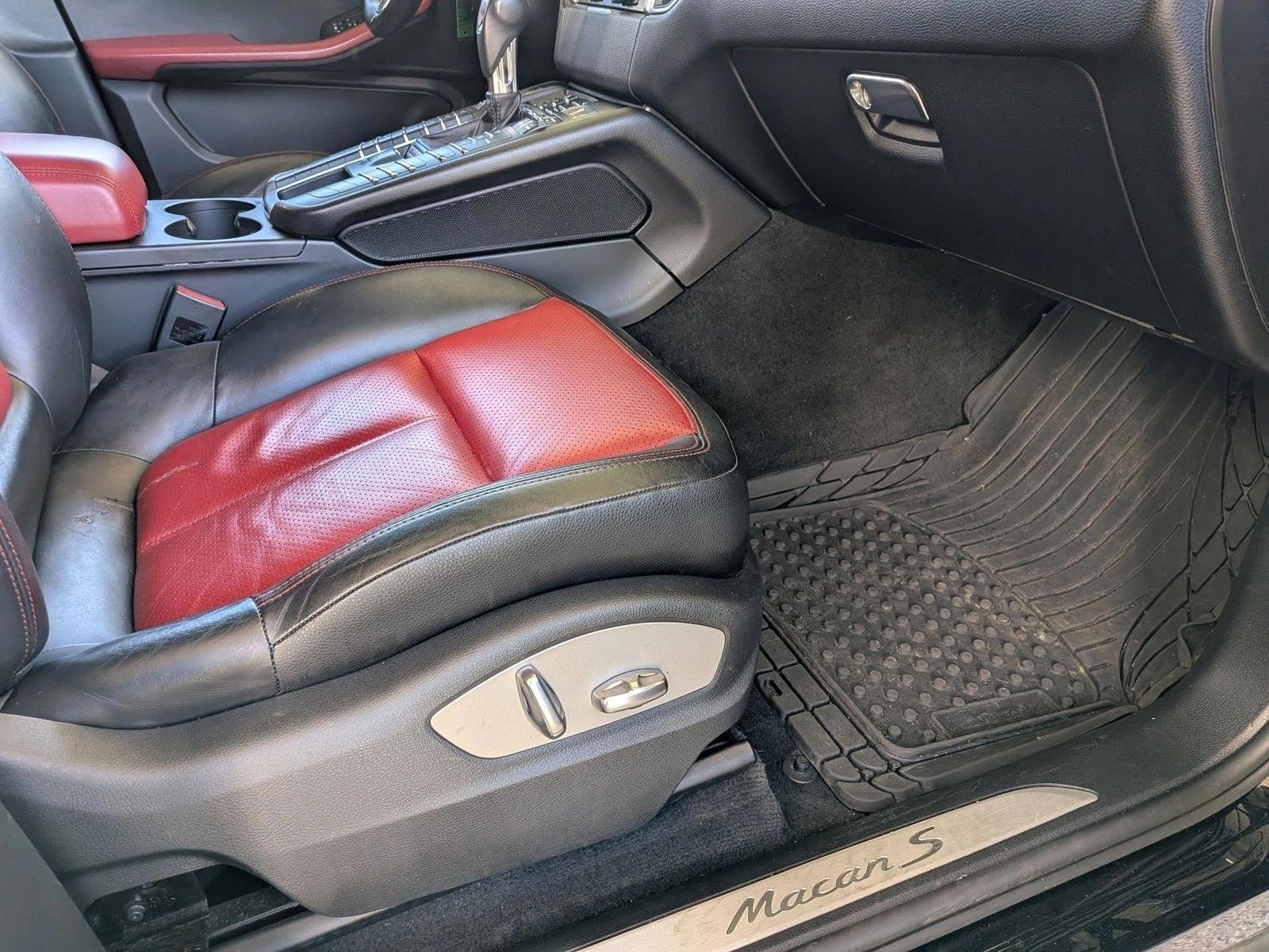 Thumbnail: 2016 Porsche Macan - 5