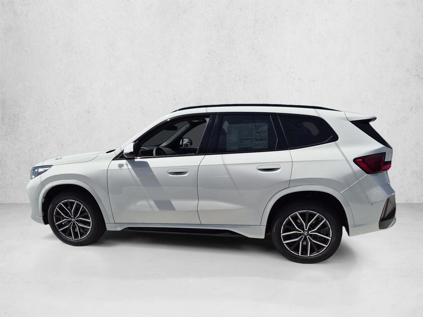 Thumbnail: 2027 BMW X1 - 2
