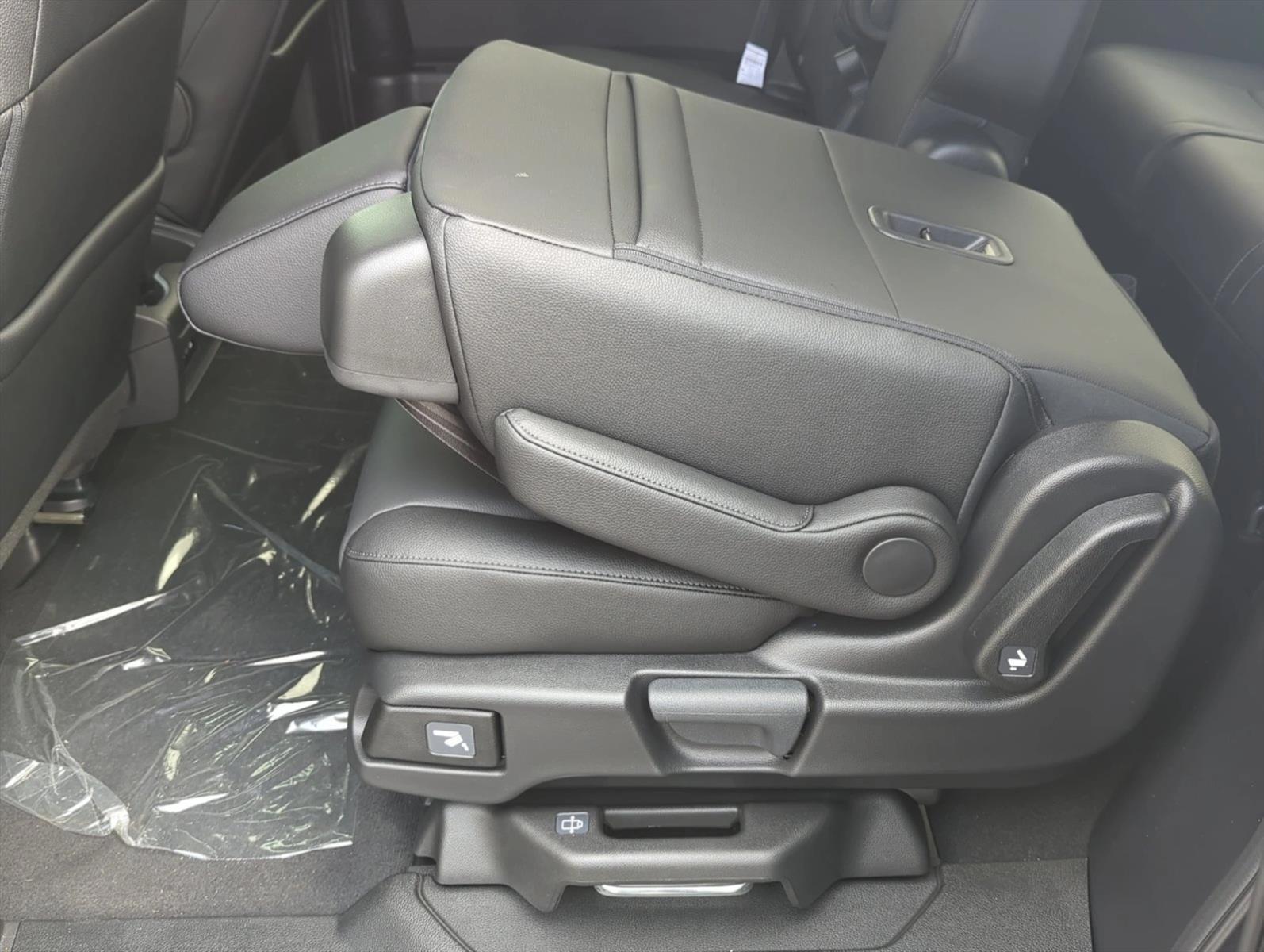 Thumbnail: 2026 Honda Odyssey - 4