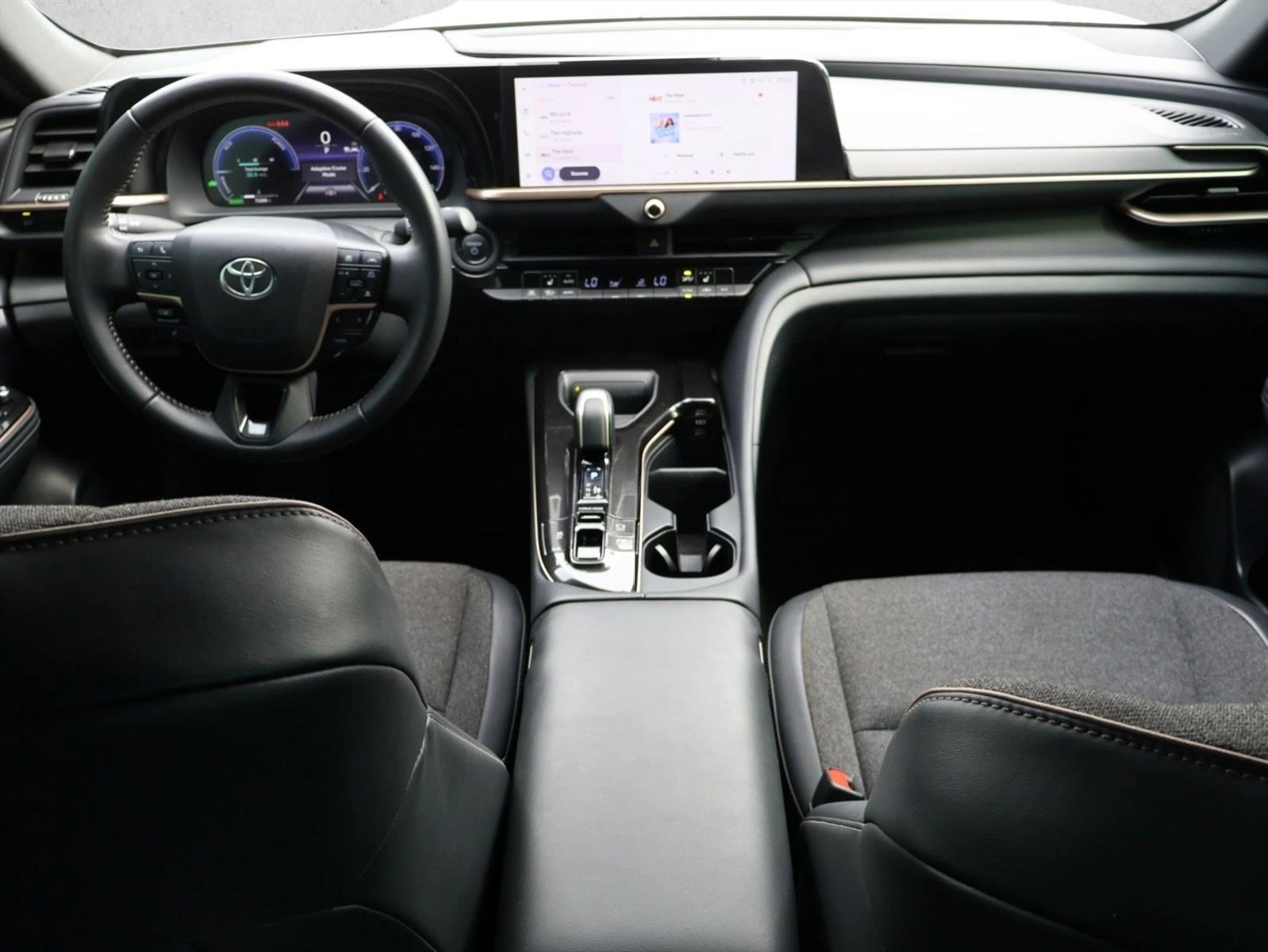 Thumbnail: 2024 Toyota Crown - 4