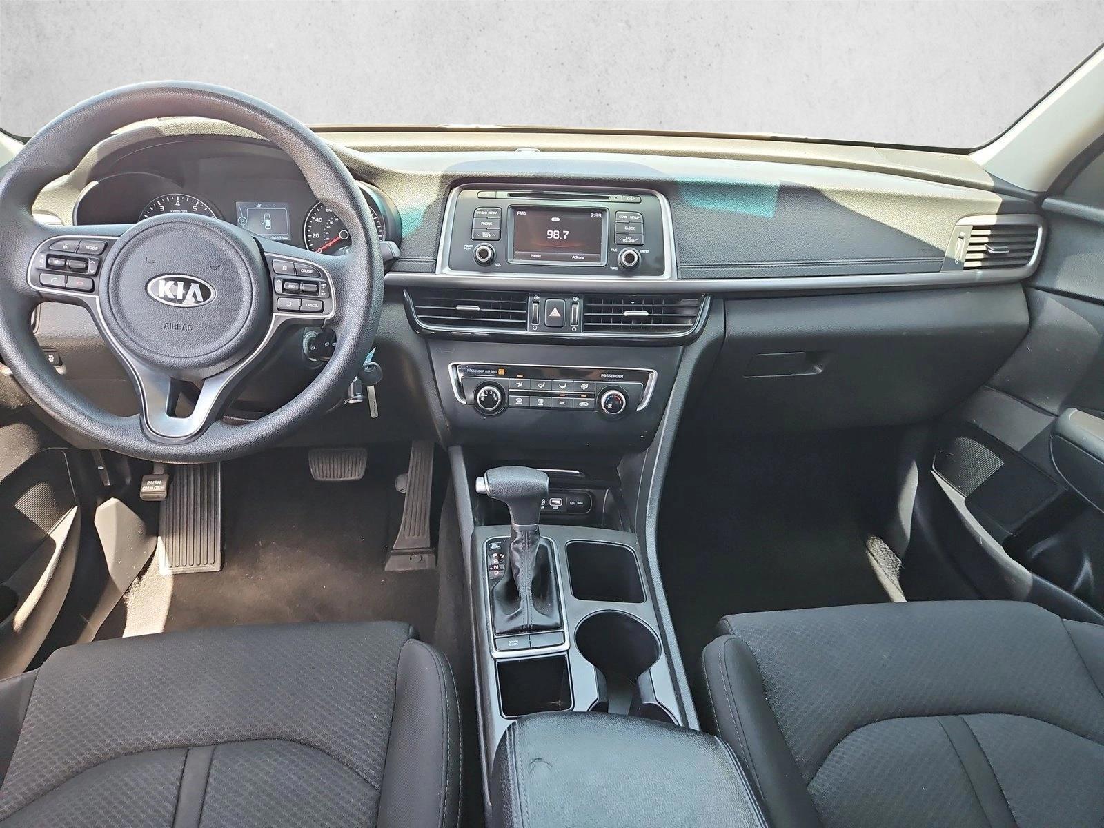 Thumbnail: 2017 Kia Optima - 3