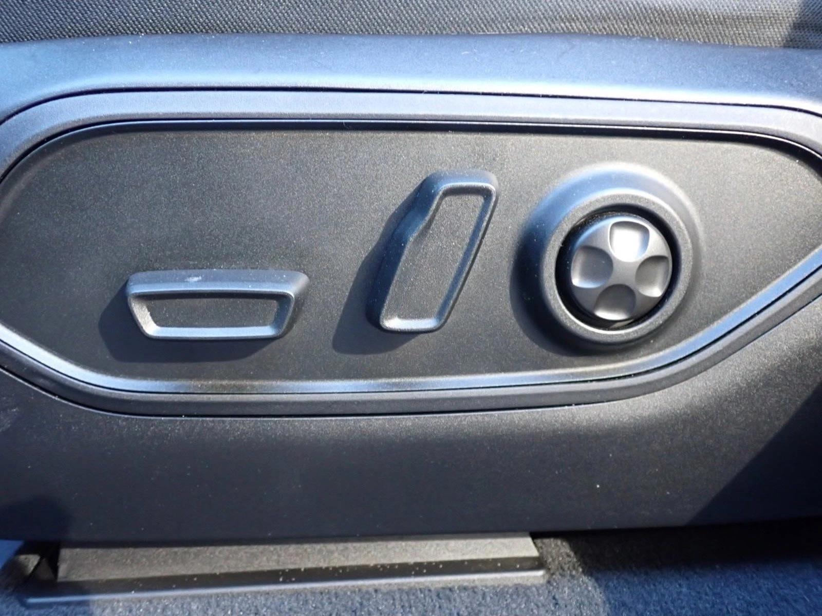 Thumbnail: 2022 Jeep Grand Cherokee - 4