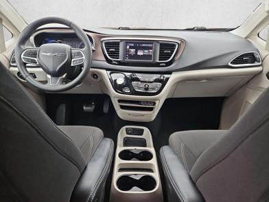 2023 Chrysler Voyager