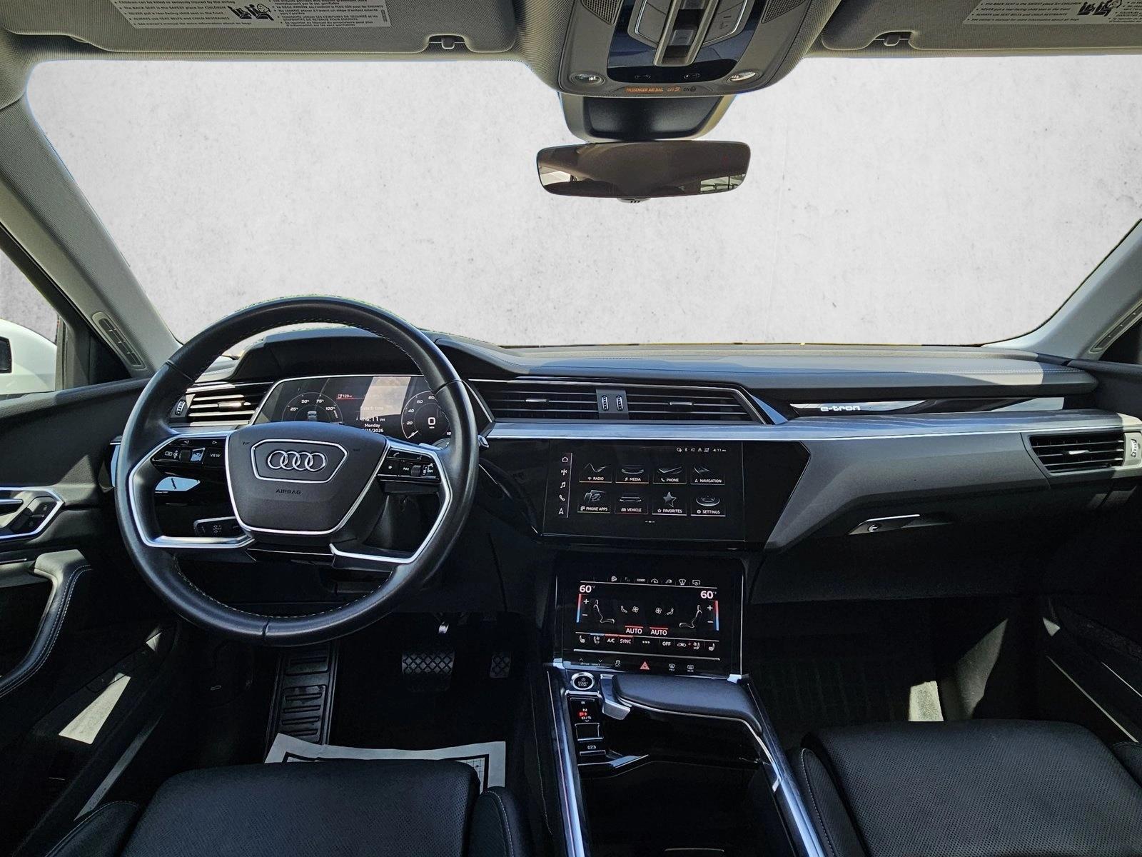 Thumbnail: 2024 Audi Q8 e-tron - 3